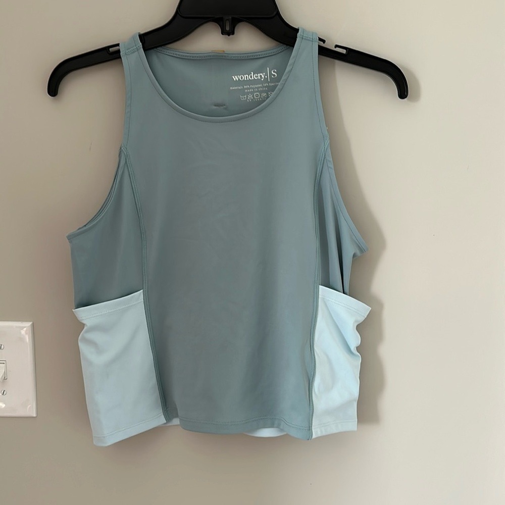 Wondery tank top